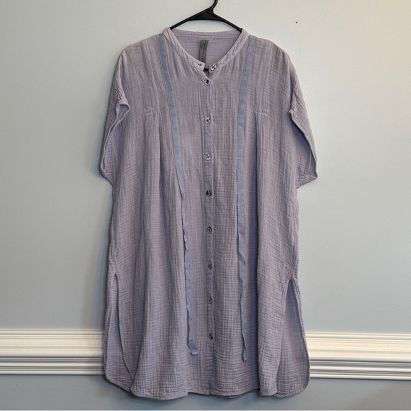 Raquel Allegra Tops - Raquel Allegra Light Purple Button-Up Tunic